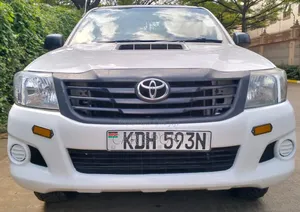 Toyota Hilux 2015 White