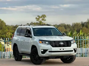 Toyota Land Cruiser Prado 2.8 2022 Pearl