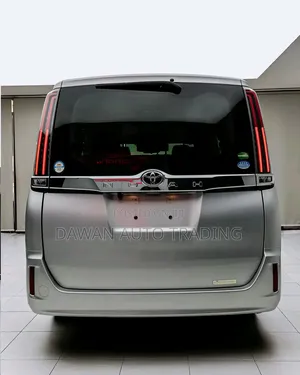 Toyota Noah 2019 Silver