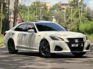 Toyota Crown 2017 White