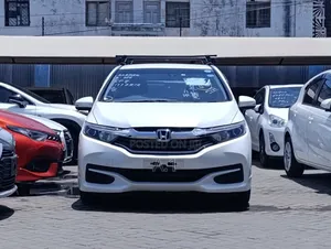 Honda Fit Shuttle 2018 White