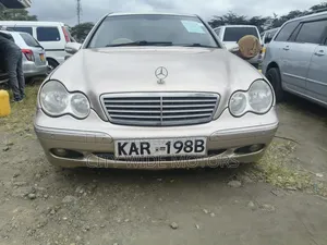 Mercedes-Benz C200 2004 Gold