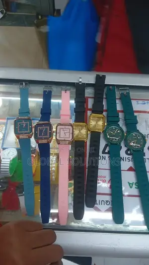 Classy Women's Wristwatches Feature Silicone Straps