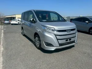Toyota Noah 2019 Silver