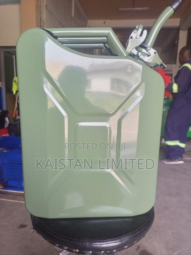 20 L Steel Jerrican With Spout/Jerry Can