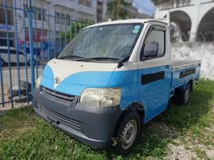 Toyota TownAce 2018 Blue
