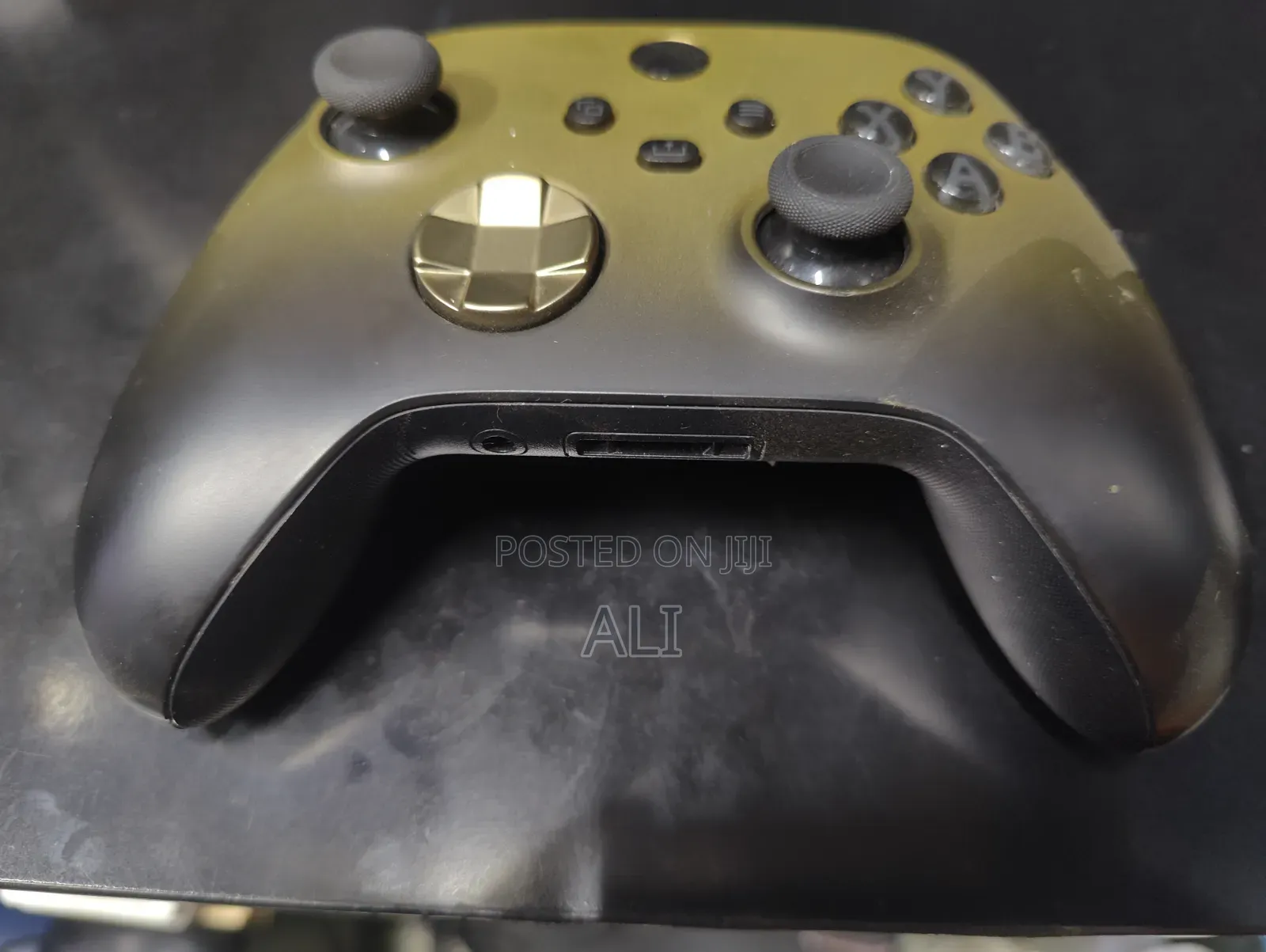 Xbox Series X Controllers Available