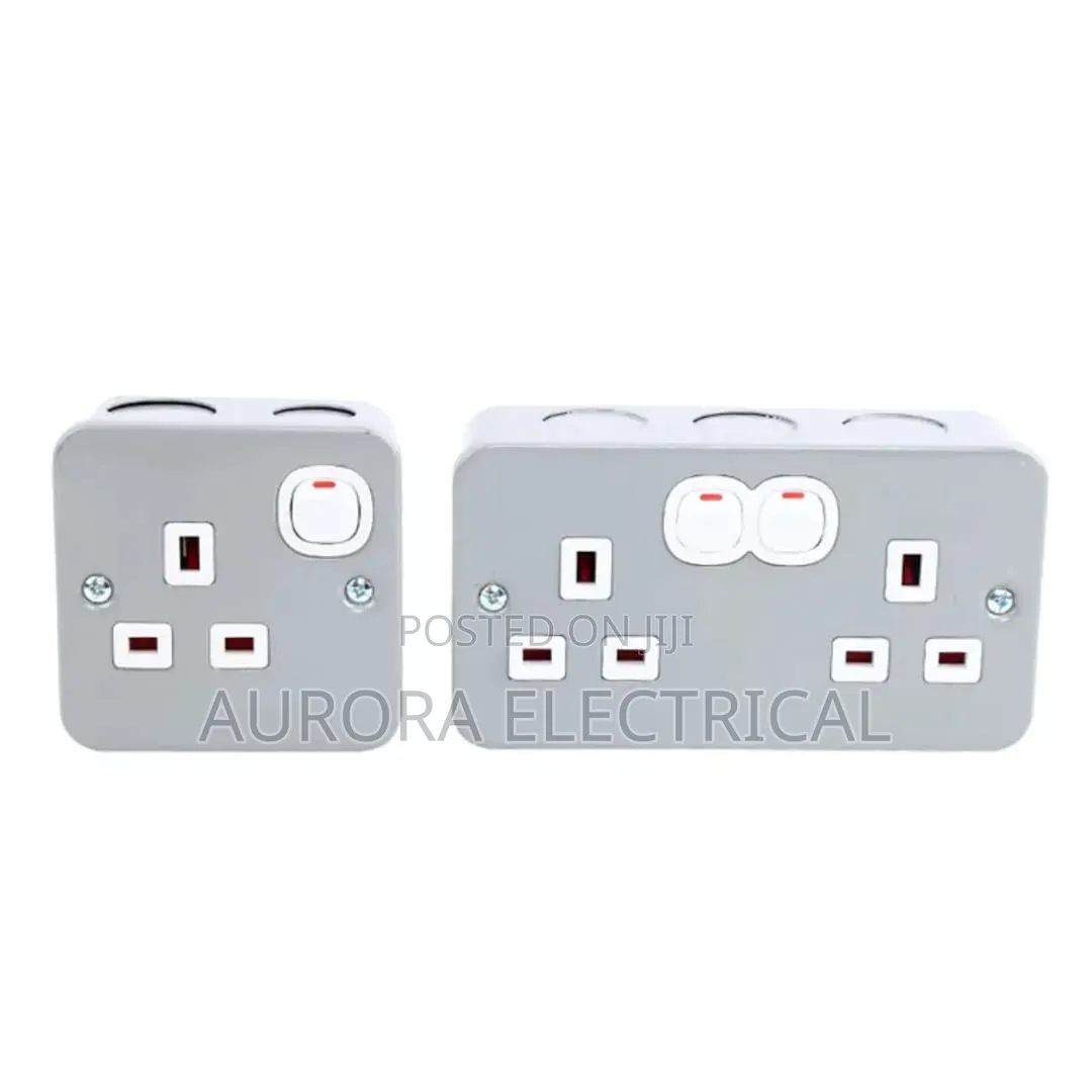 13a Metal Twin Socket