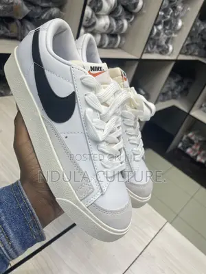 Nike Blazer Low 77
