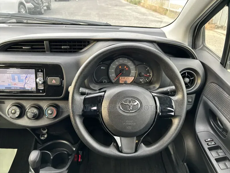 Toyota Vitz 2019 Pearl