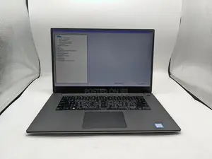 Laptop Dell Latitude 5540 16GB Intel Xeon SSD 512GB