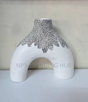 Minimalist Nordic Boho Ceramic Vase for Table Decoration(Stda)