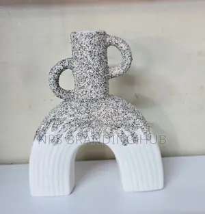 Minimalist Nordic Boho Ceramic Vase for Table Decoration(Stda)
