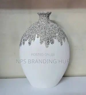 Minimalist Nordic Boho Ceramic Vase for Table Decoration(Stda)