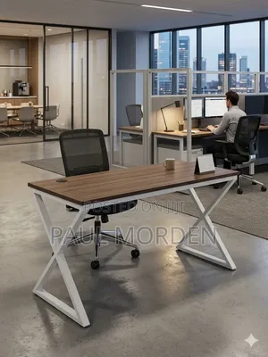 Office Taptop Table With Metallic Stands