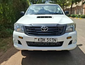 Toyota Hilux 2015 White