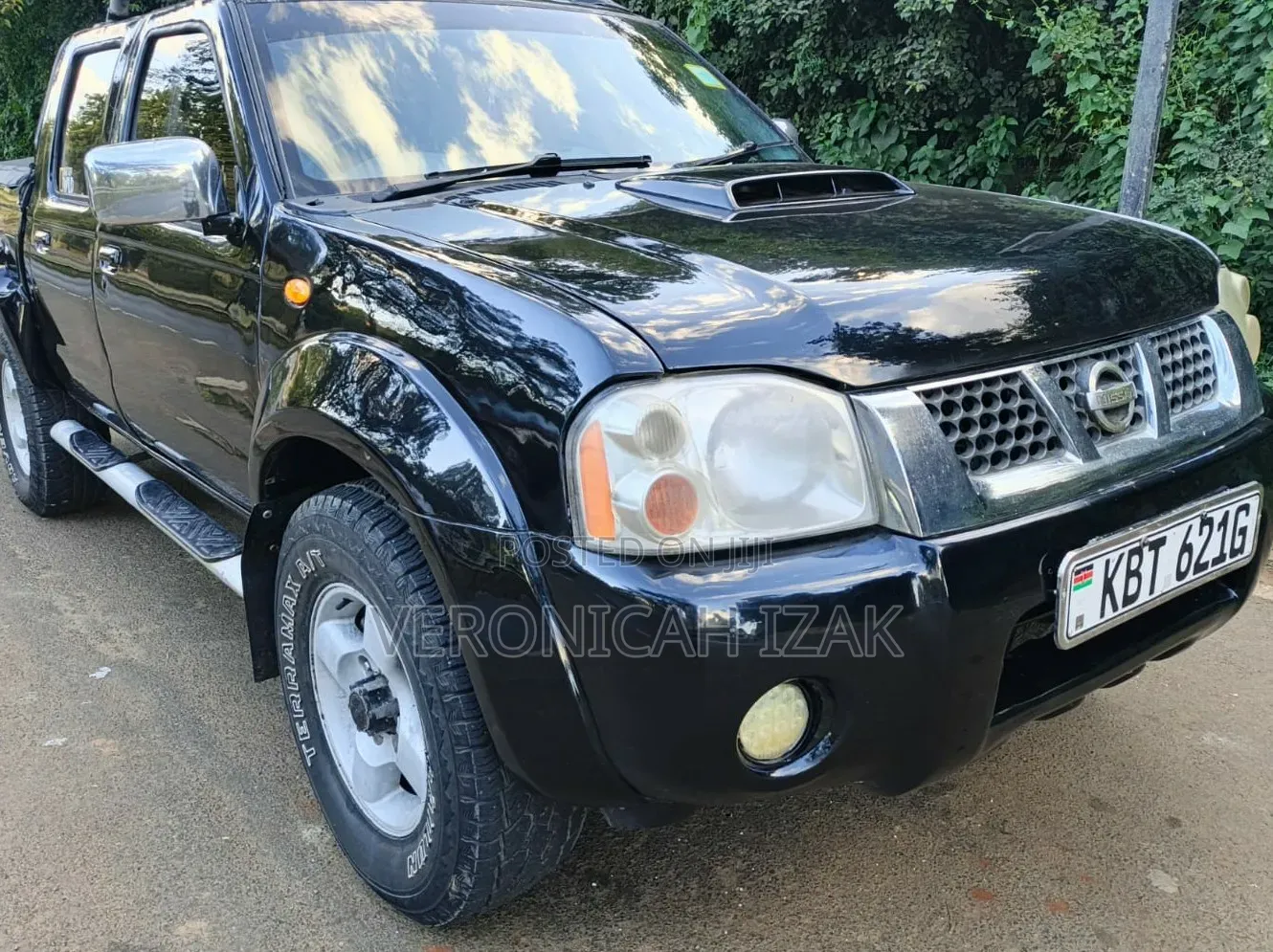 Nissan Hardbody 2011 Black