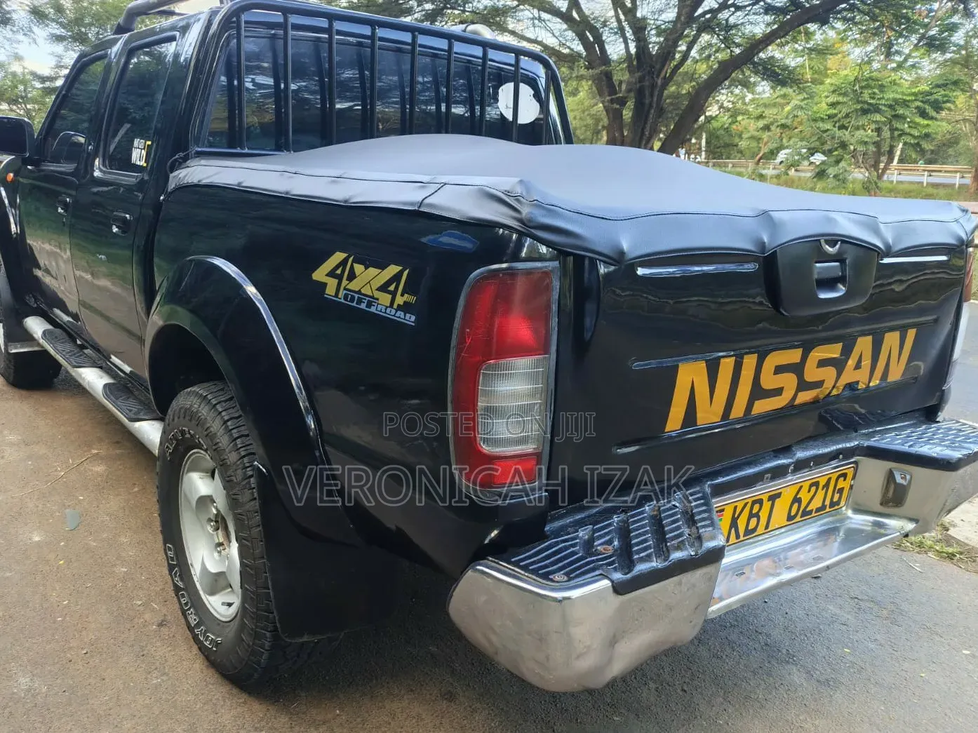 Nissan Hardbody 2011 Black
