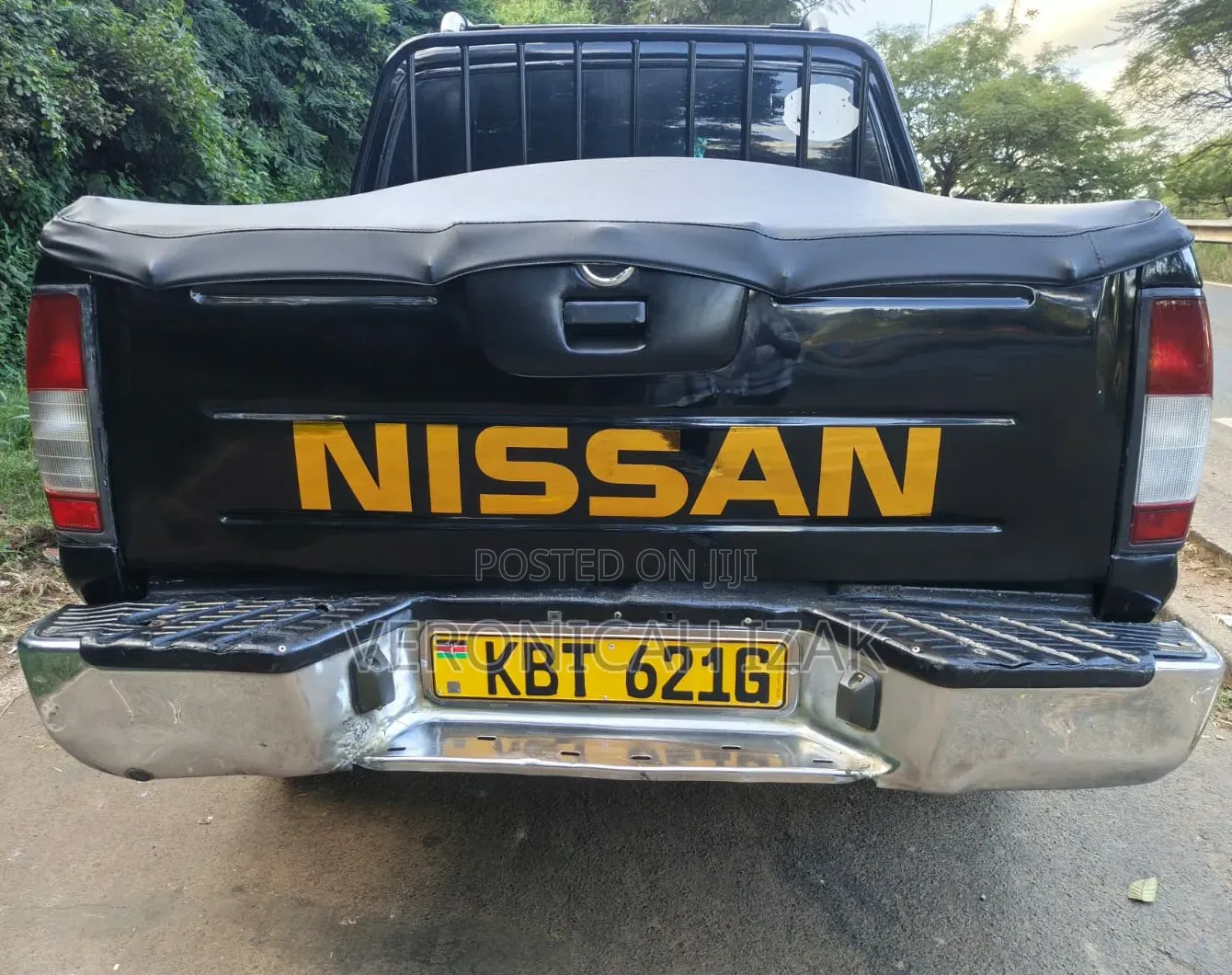 Nissan Hardbody 2011 Black