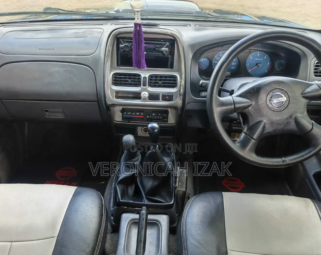 Nissan Hardbody 2011 Black