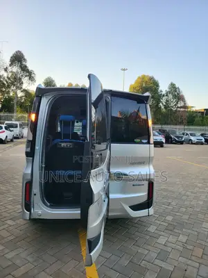 Honda Stepwgn 2019 Silver