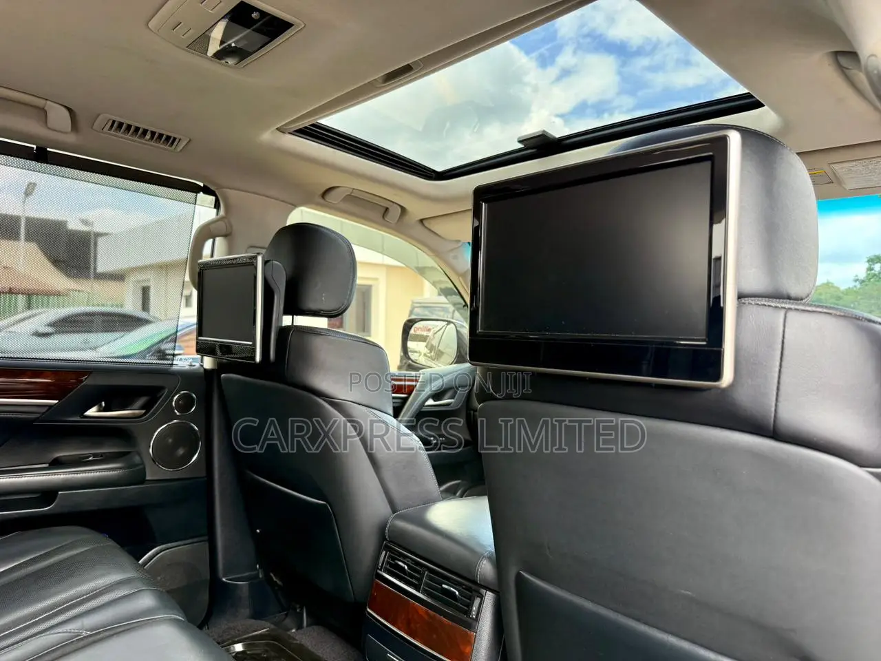 Lexus LX 570 AWD 2015 Silver