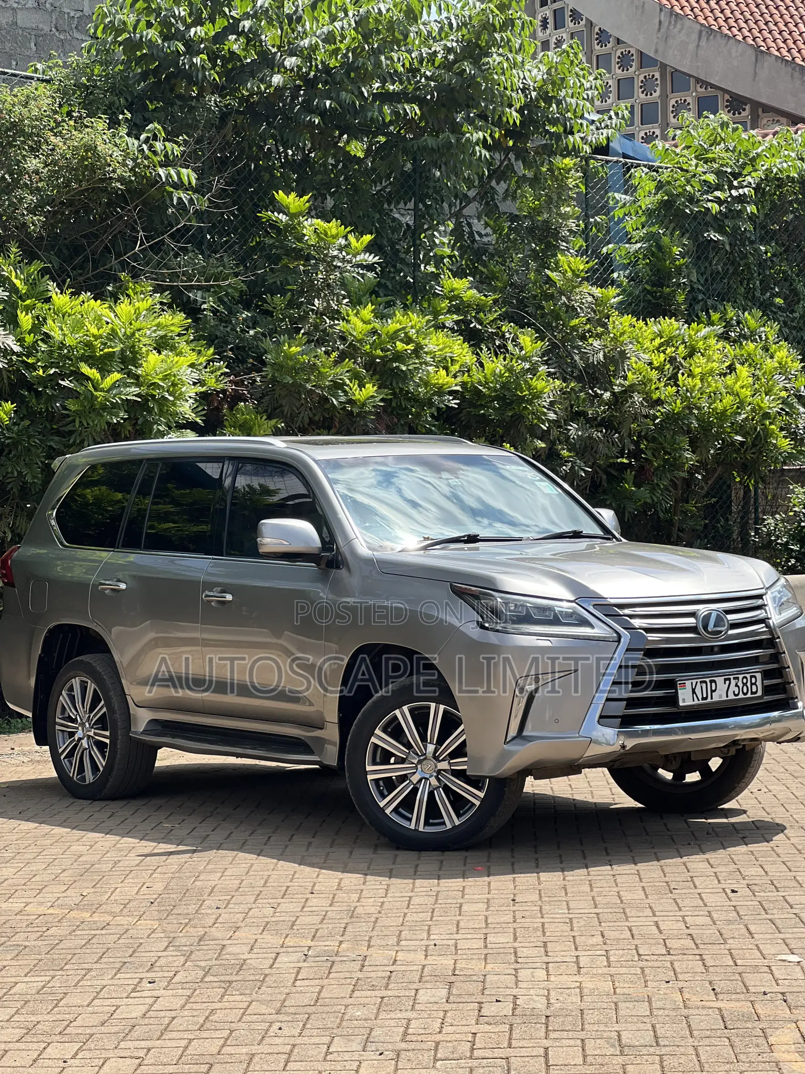 Lexus LX 2016 Brown