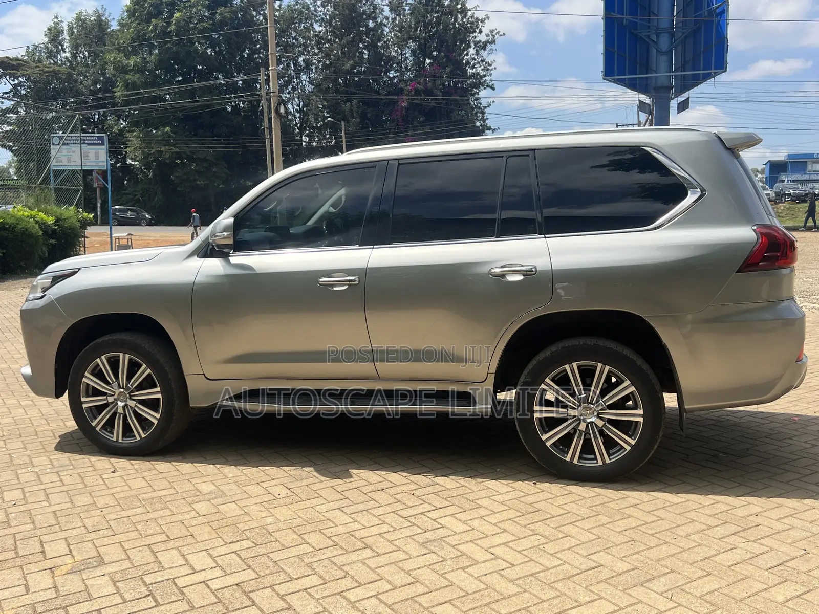 Lexus LX 2016 Brown