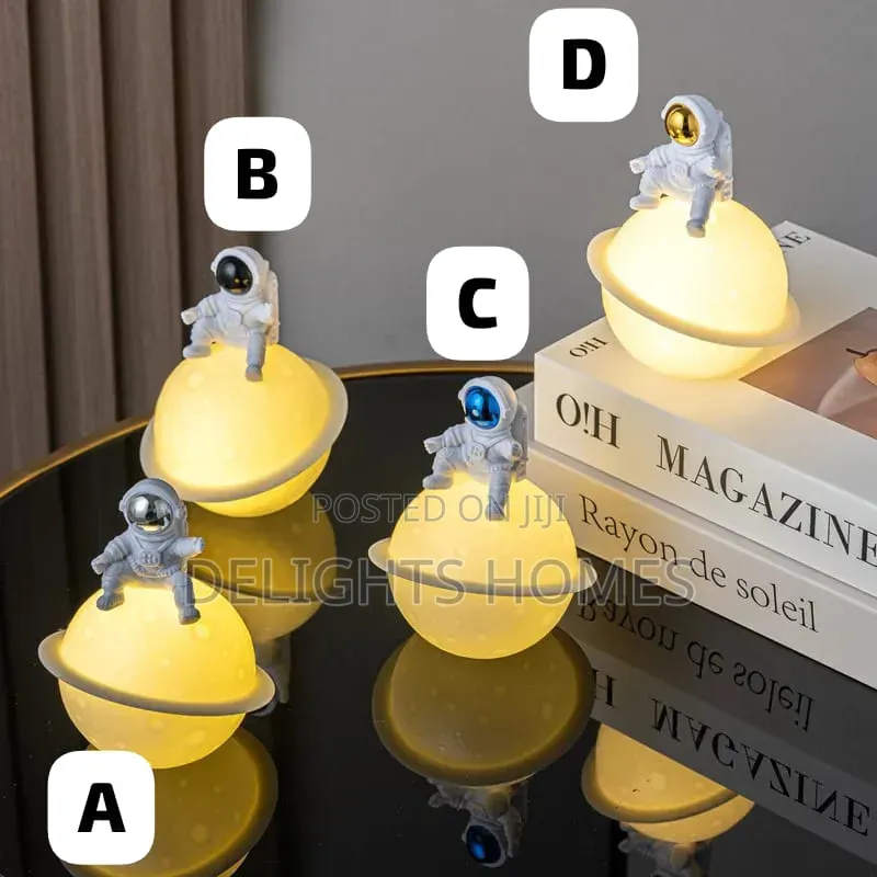 Astronaut Bedside Lamp / Desktop Decor_sa