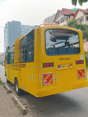 Isuzu NQR 2012 Yellow
