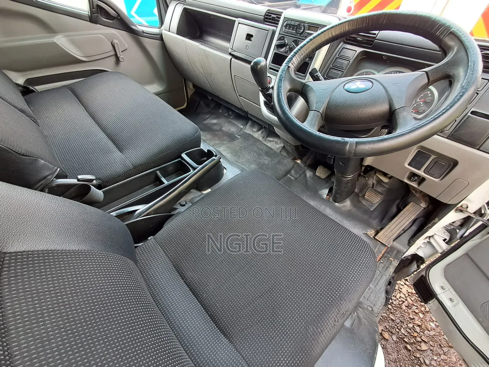 Mitsubishi Canter Fe84