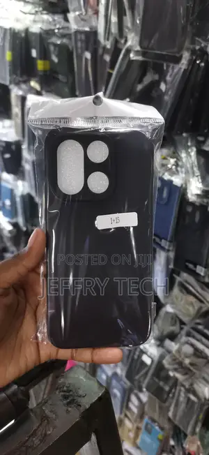 Oneplus 15 Distinct Vertical Pill-Shaped Cutout Cover