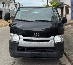 Toyota HiAce 2018 Black