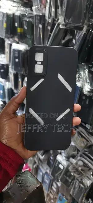 Infinix Gt 30 Pro Distinct Silver Accented Cutouts Case-Black