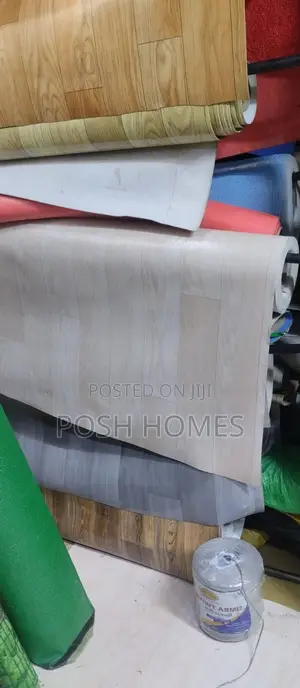 Cream Vinyl Mkeka Carpet