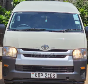 Toyota HiAce 2017 White