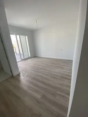 Elegant Wooden Floor Finish | Interlocking Laminate Boards