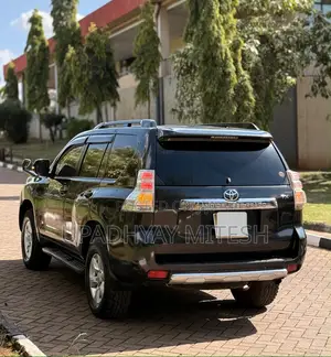 Toyota Land Cruiser Prado 2010 Black