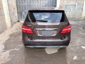 Mercedes-Benz B-Class 2017 Brown