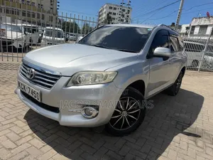 Toyota Vanguard 2011 Silver
