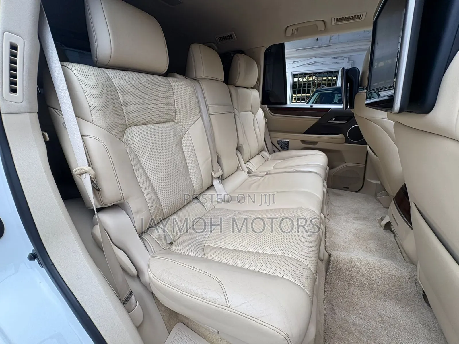 Lexus LX 2017 Pearl