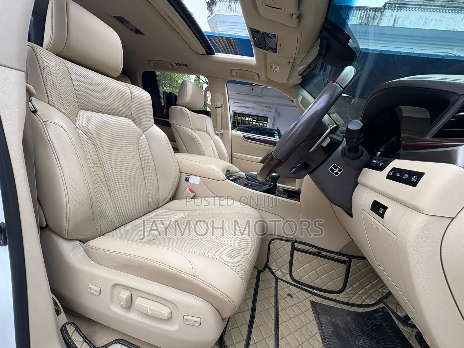 Lexus LX 2017 Pearl