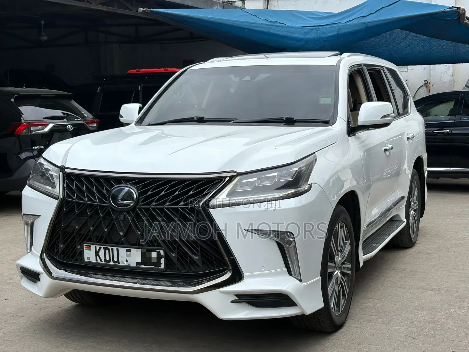 Lexus LX 2017 Pearl