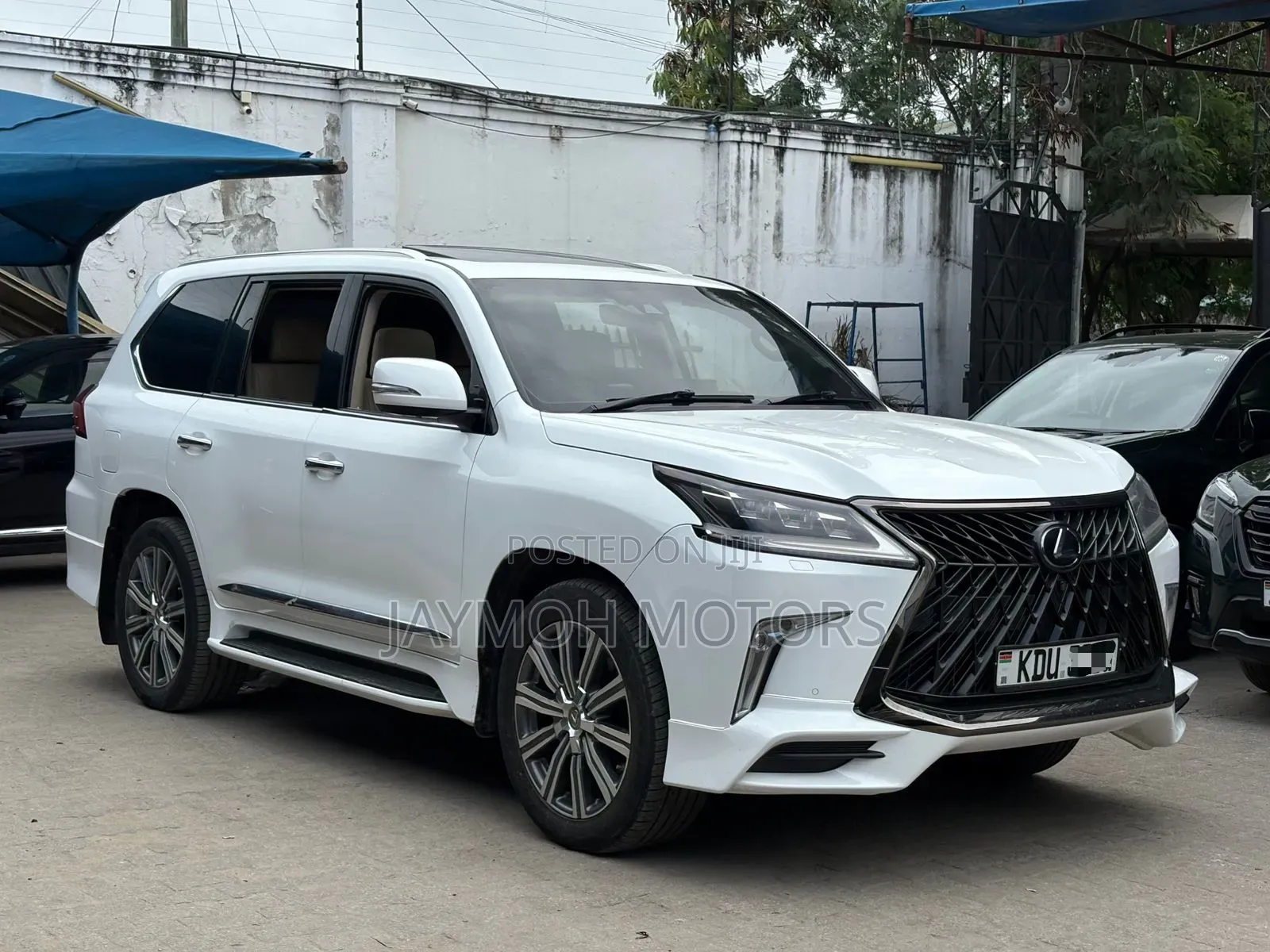 Lexus LX 2017 Pearl