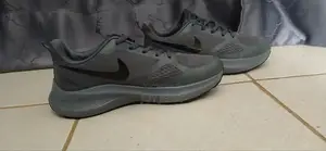 Nike Zoom Size 42