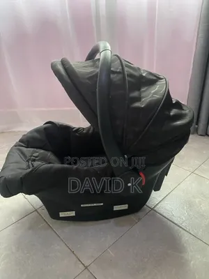 Baby Carry Cot/ Infant Car Seat Rocker