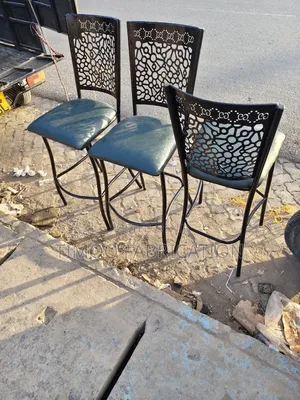 Restaurant High Seats (Sina Tabu)