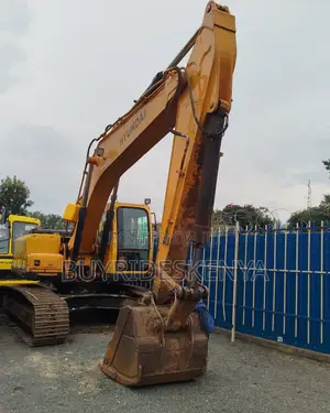 Hyundai Robex 2200 – 22 Ton Excavator