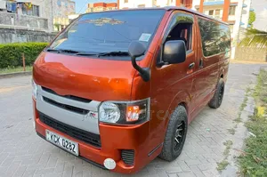 Toyota HiAce 2010 Orange