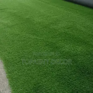 Synthetic Yet Spectacular Artificial 35mm Green Grass Carpet
